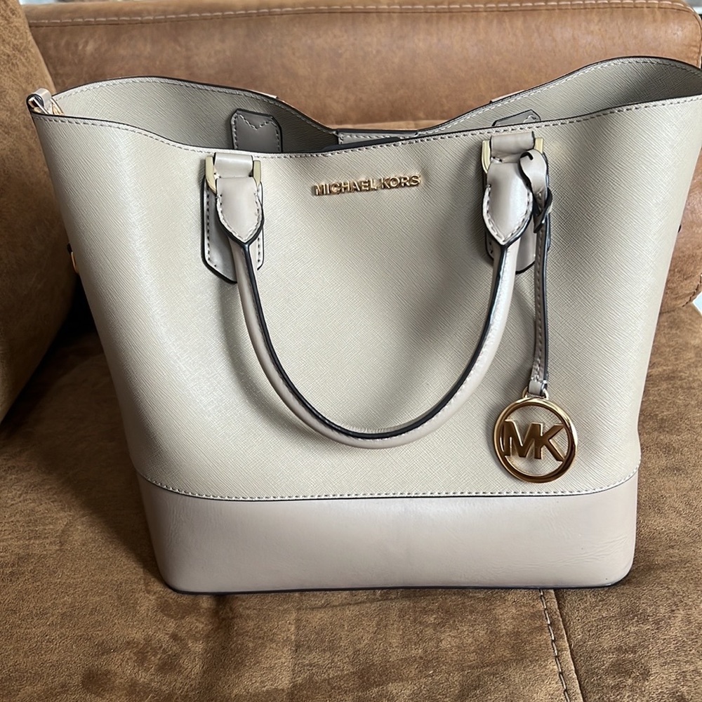 Michael Kors Tote